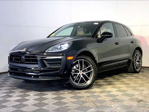 Certified 2023 Porsche Macan image 1