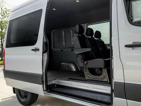 New 2025 Mercedes-Benz Sprinter 2500 image 10