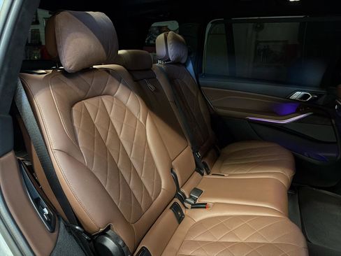 Used 2023 BMW X7 xDrive40i w/ Executive Package image 23