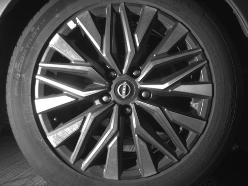 Used 2025 Nissan Altima 2.5 SV FWD image 15