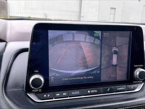 Used 2021 Nissan Rogue SL image 19