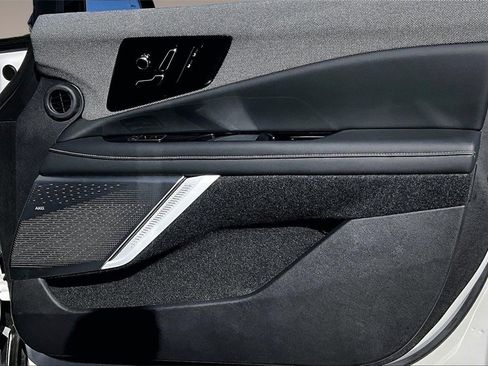 Certified 2025 Cadillac Optiq Luxury 1 image 19