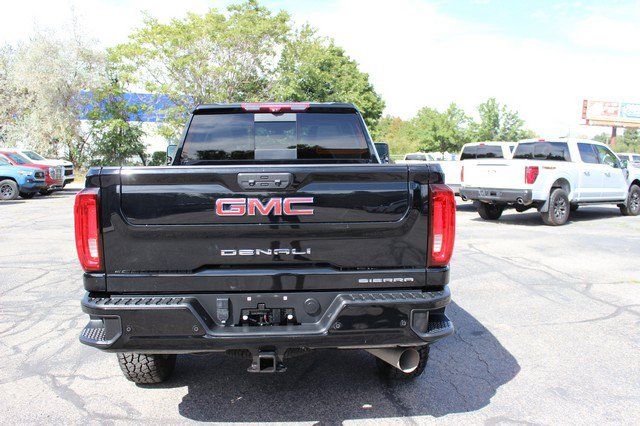 Used 2023 GMC Sierra 2500 Denali w/ Denali Ultimate Package AWD/4WD image 5