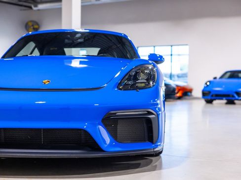 Used 2022 Porsche 718 Cayman GT4 RWD image 21