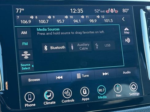 Used 2020 Chrysler Pacifica Touring-L image 21