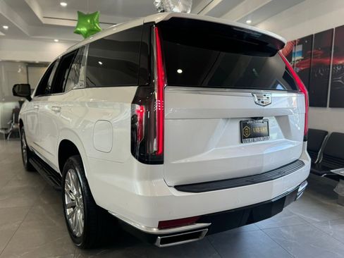 Used 2024 Cadillac Escalade Premium Luxury image 5