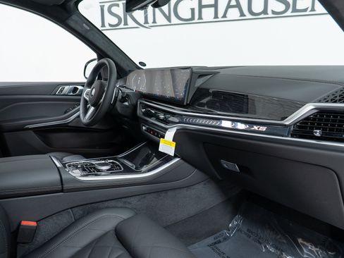 New 2026 BMW X5 xDrive40i w/ M Sport Package image 21