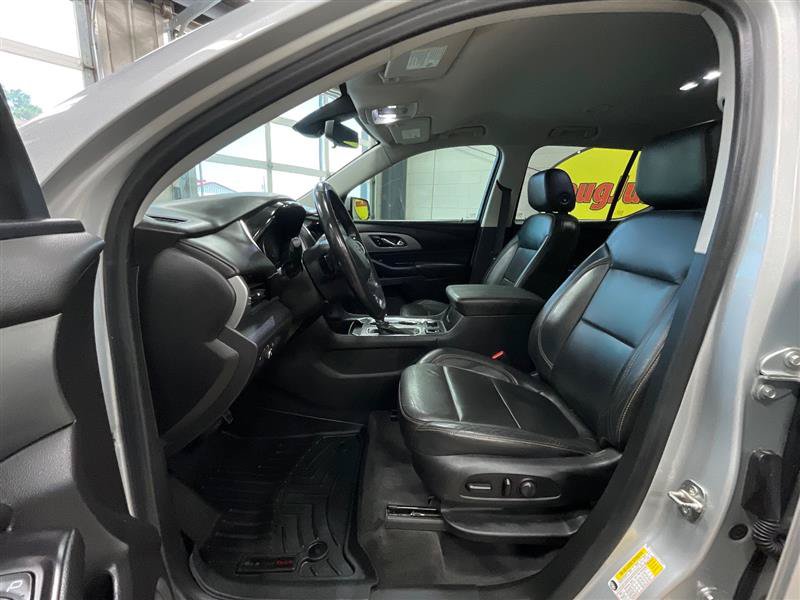 Used 2020 Chevrolet Traverse RS FWD image 11