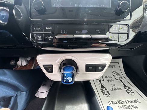 Used 2016 Toyota Prius Two FWD image 18