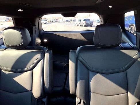 Used 2025 Cadillac XT6 Premium Luxury image 19