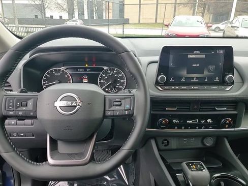 Used 2025 Nissan Rogue SV image 26