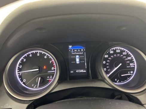 Used 2023 Toyota Camry SE image 9