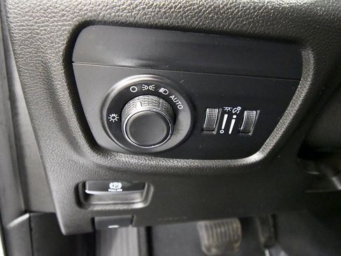 Used 2023 Jeep Grand Cherokee L Altitude image 20