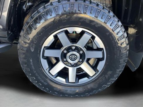 Used 2020 Toyota 4Runner TRD Off-Road AWD/4WD image 27