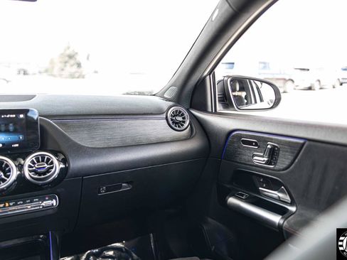 Used 2023 Mercedes-Benz GLA 250 4MATIC image 21