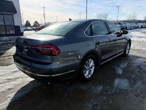 Used 2017 Volkswagen Passat 1.8T S image 14