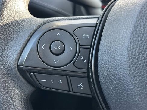 Used 2021 Toyota RAV4 LE image 28