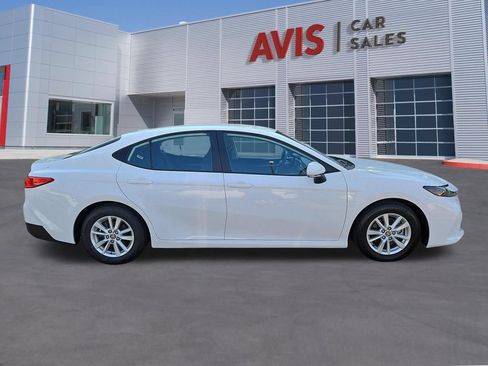 Used 2025 Toyota Camry LE FWD image 5
