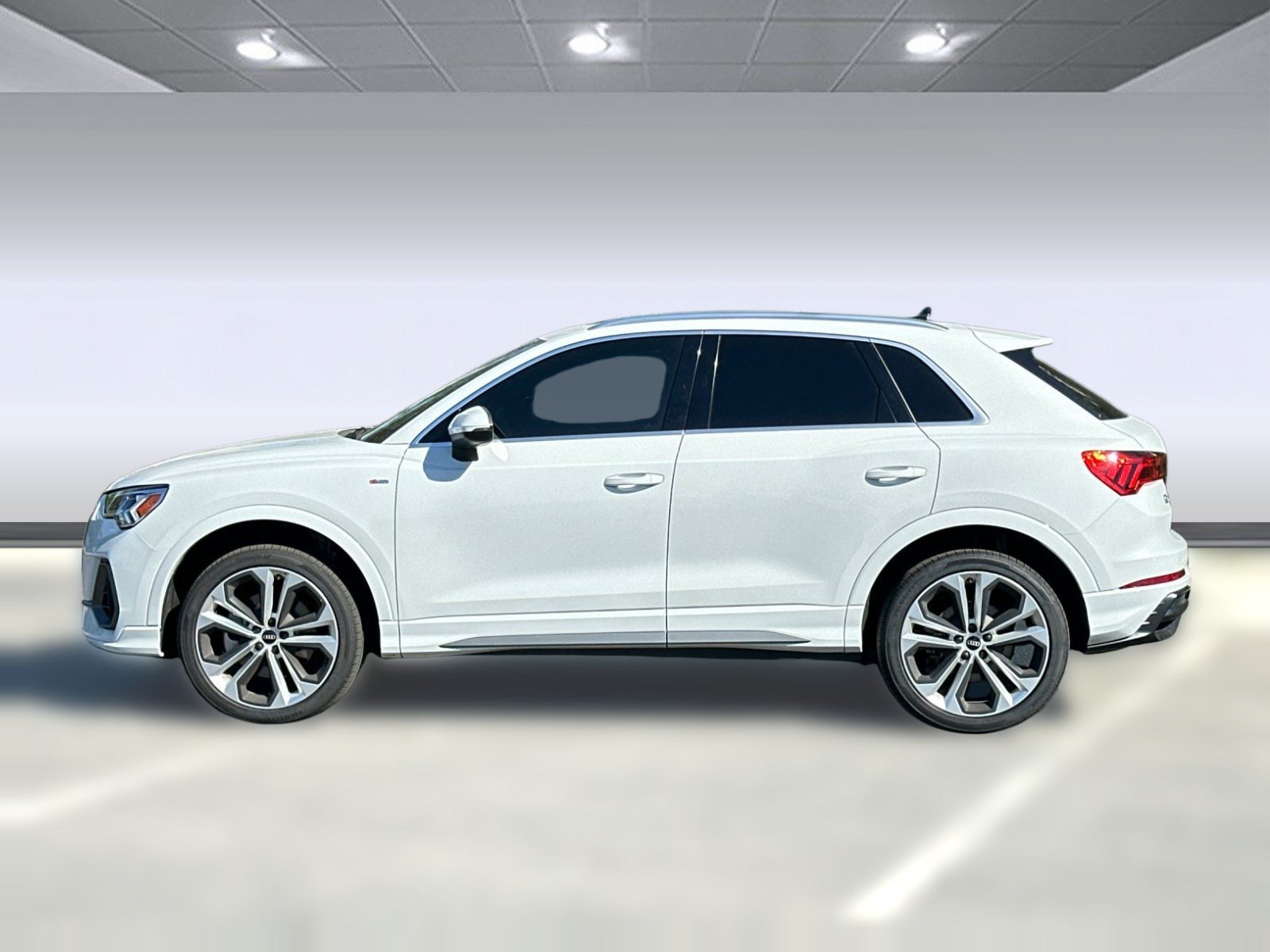 Used 2021 Audi Q3 2.0T Premium Plus AWD/4WD image 2