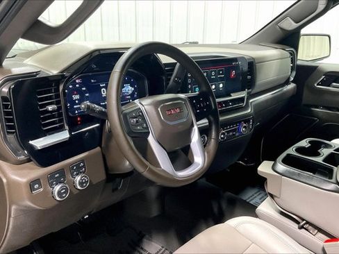 Used 2024 GMC Sierra 1500 SLT image 14
