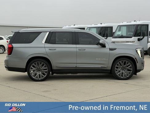 Used 2025 GMC Yukon Denali Ultimate image 3