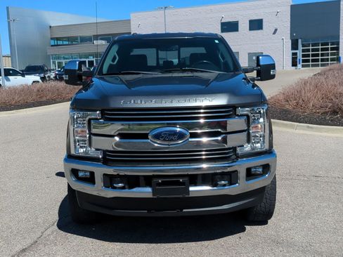 Used 2018 Ford F250 Lariat w/ Chrome Package AWD/4WD image 3