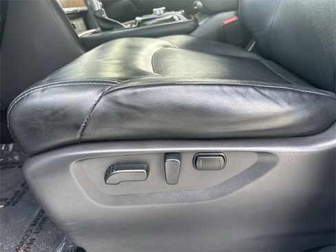 Used 2023 Nissan Armada SL w/ Captain's Chairs Package image 14