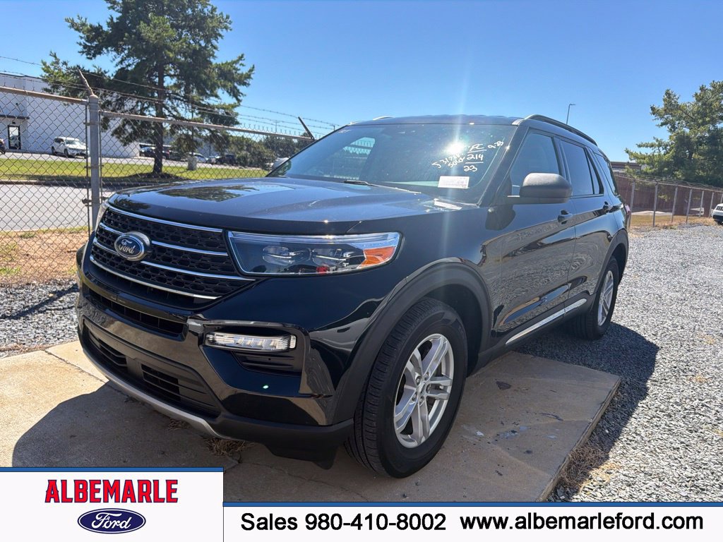 Used 2023 Ford Explorer XLT w/ Equipment Group 202A AWD/4WD image 1