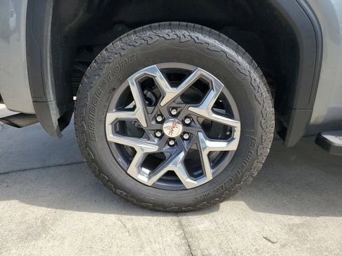 New 2026 GMC Sierra 1500 SLT image 6