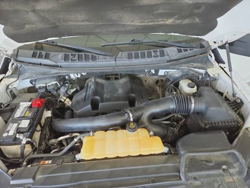 Used 2018 Ford F150 Lariat w/ Equipment Group 502A Luxury AWD/4WD image 40