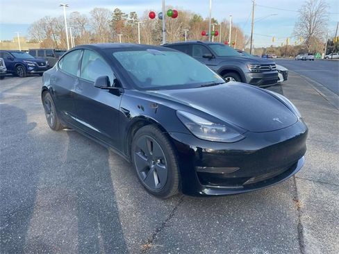 Used 2022 Tesla Model 3 Long Range image 1