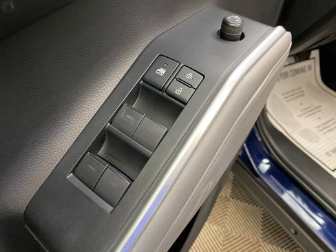 Used 2022 Toyota Highlander XLE image 22