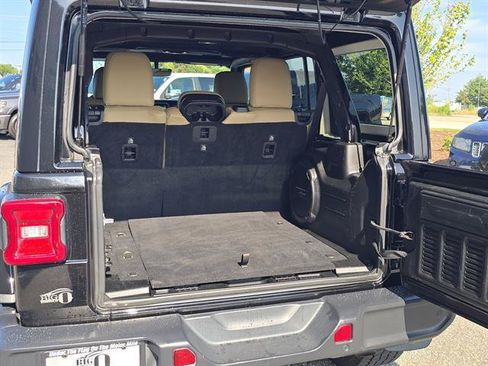 Used 2019 Jeep Wrangler Unlimited Sahara w/ Quick Order Package 24M Moab AWD/4WD image 14