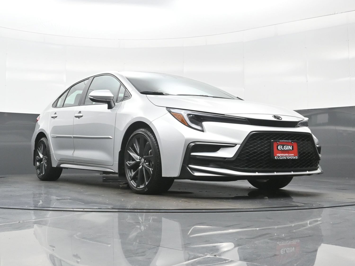 Used 2025 Toyota Corolla SE w/ SE Premium Package FWD image 26