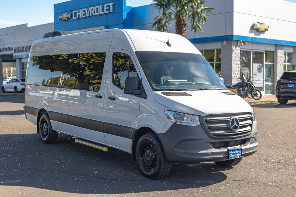 Used 2024 Mercedes-Benz Sprinter 2500 image 6