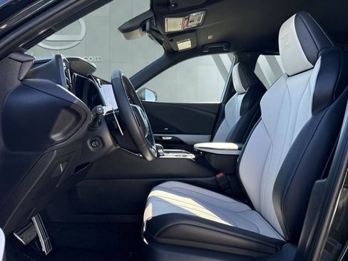 Certified 2026 Lexus TX 500h AWD w/ Technology Package image 9