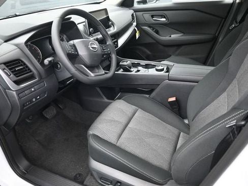 New 2026 Nissan Rogue SV w/ Cold Weather Package AWD/4WD image 9