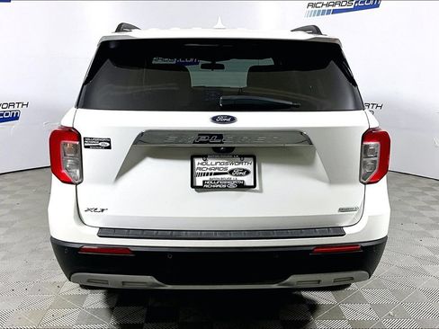 Used 2020 Ford Explorer XLT w/ Equipment Group 202A RWD image 4