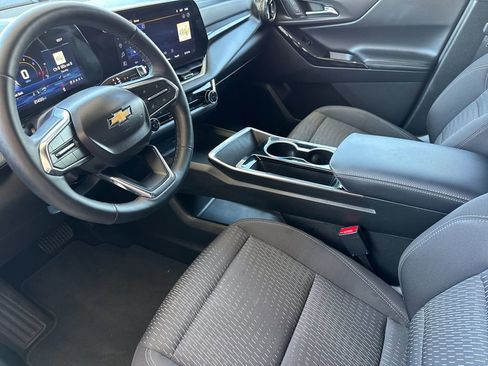 Used 2025 Chevrolet Equinox LT AWD/4WD image 9