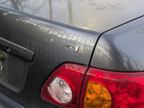 Used 2010 Toyota Corolla LE image 8