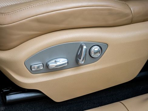 Used 2024 Porsche Macan image 35