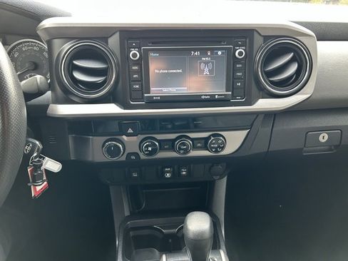 Used 2018 Toyota Tacoma SR5 image 12