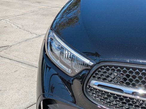 Used 2025 Mercedes-Benz GLC 300 4MATIC image 9