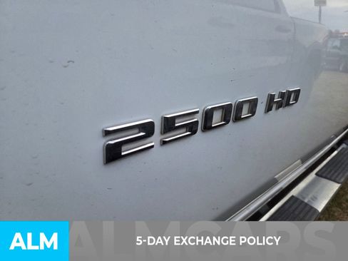Used 2025 Chevrolet Silverado 2500 LT w/ Convenience Package image 3
