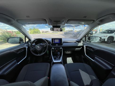 Used 2025 Toyota RAV4 LE FWD image 20