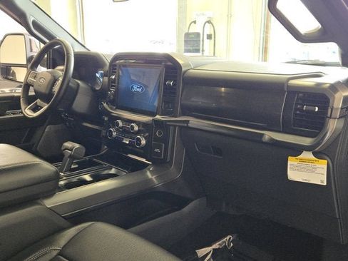 Used 2025 Ford F150 Lariat AWD/4WD image 5