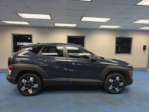 Used 2025 Hyundai Kona SEL AWD/4WD image 2