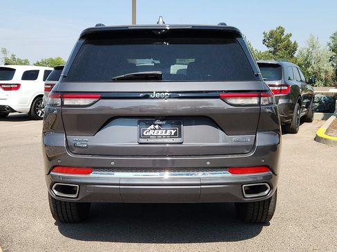 Certified 2022 Jeep Grand Cherokee Overland w/ Luxury Tech Group IV AWD/4WD image 11