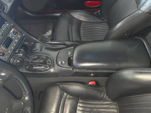 Used 2003 Chevrolet Corvette Coupe w/ Preferred Equipment Group RWD image 17
