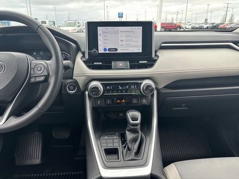 Used 2023 Toyota RAV4 XLE Premium image 17